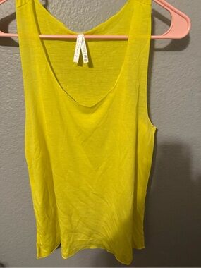 Columbia Women's Yellow Scoop Neck Tank Top